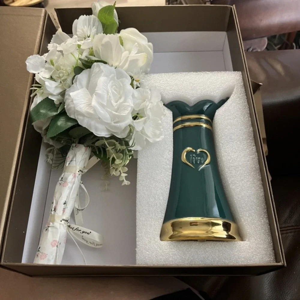 Love‎ Lin Silk Wite Roses With Vase  Set Beautiful Gift New